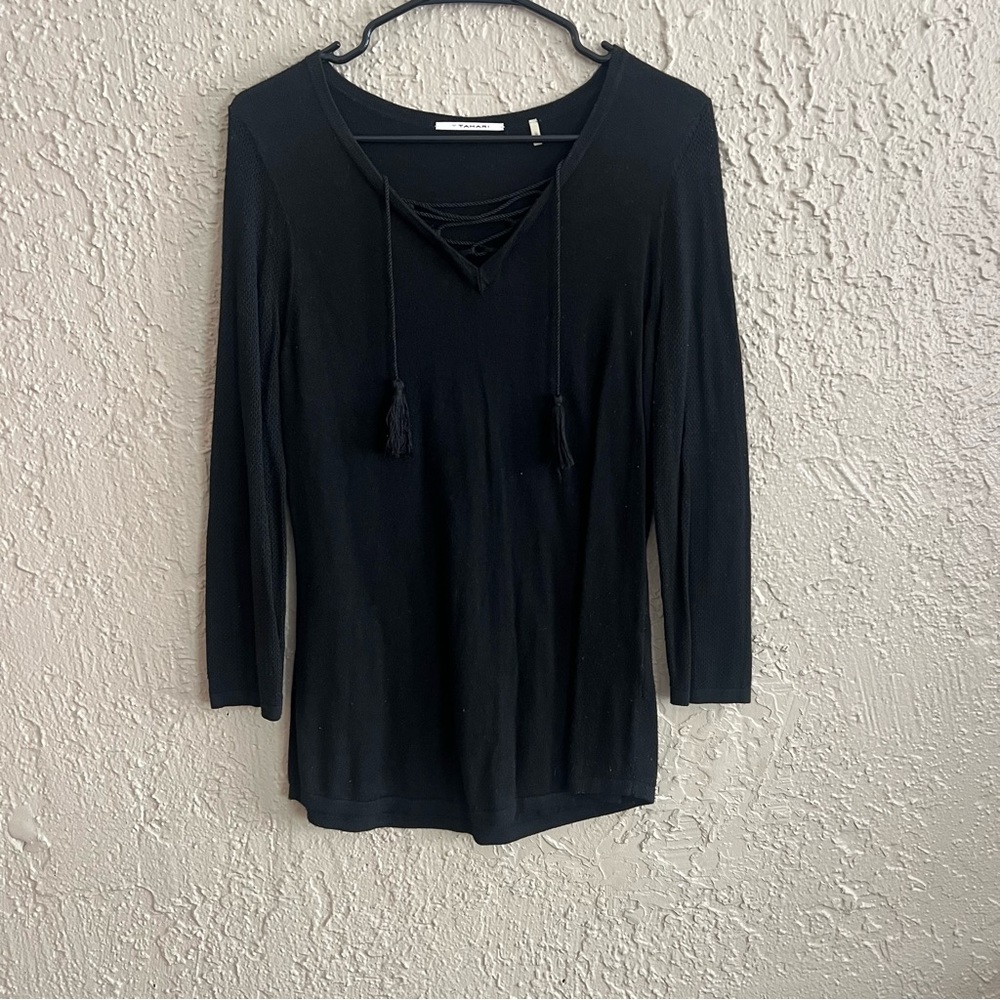 ⭐️ Tahari Black Tie Front Blouse